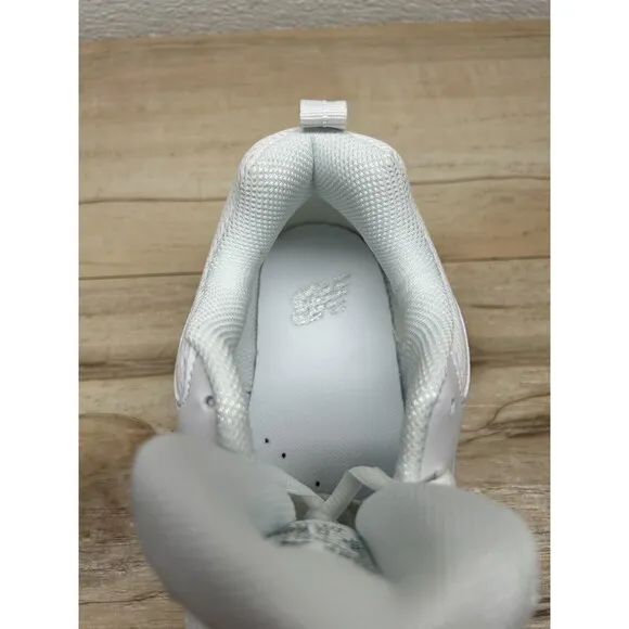 2019 New Balance 409 White Mens Athletic Sneakers Size 9 Medium D Wide NOS