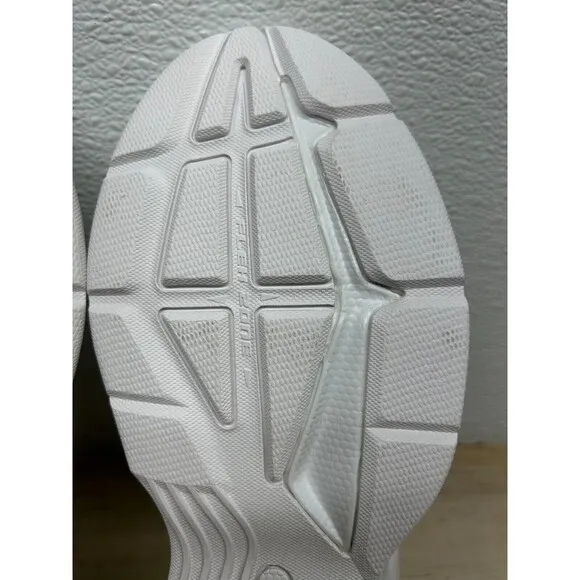 2019 New Balance 409 White Mens Athletic Sneakers Size 9 Medium D Wide NOS