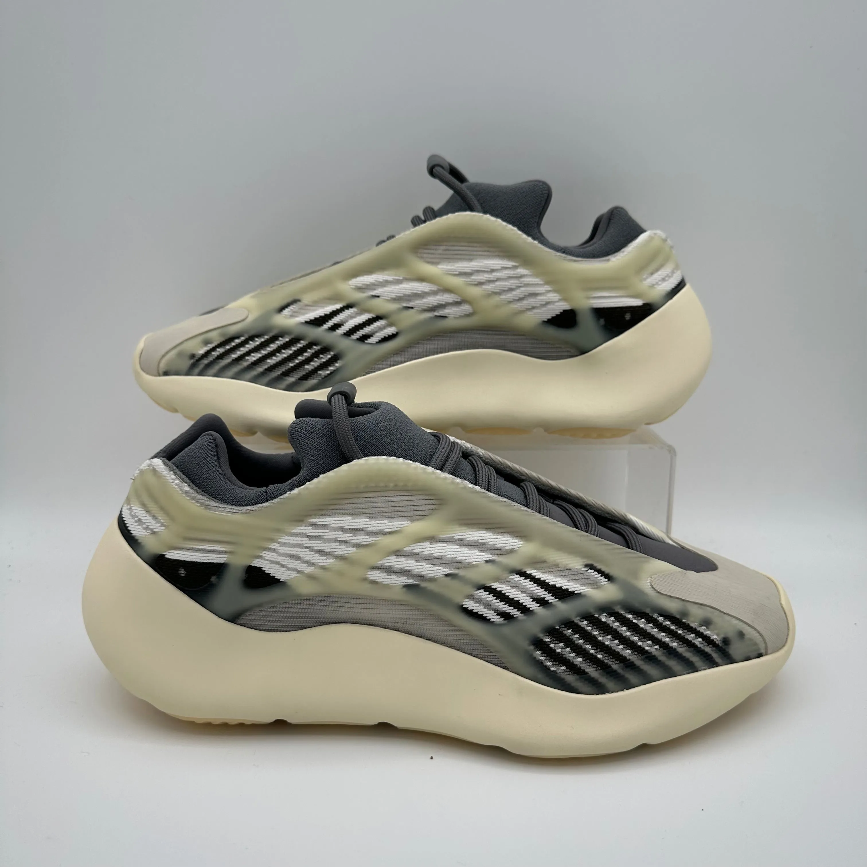 adidas Yeezy 700 V3 Fade Salt (Brand New, No Box)
