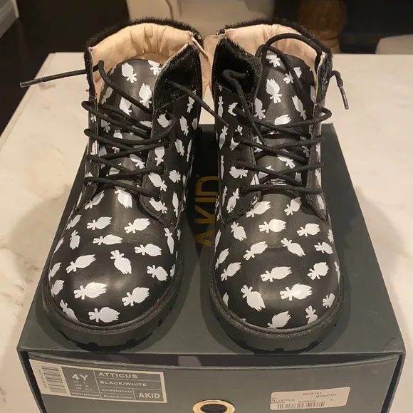 Akid Shoes