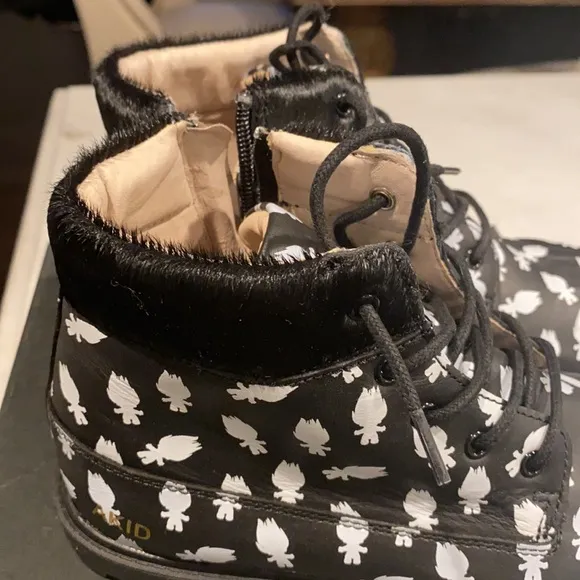 Akid Shoes