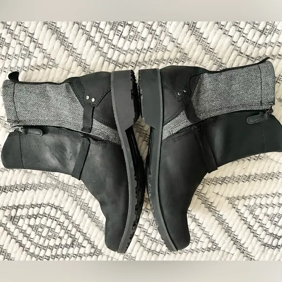 Eddie Bauer women’s Boots Black Gray Size 11 - EUC