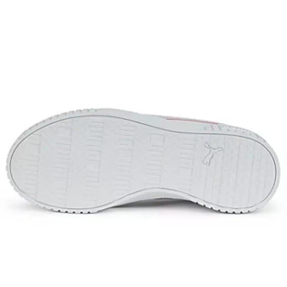 Girls puma shoe size4