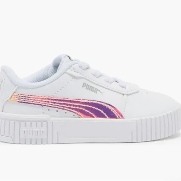 Girls puma shoe size4