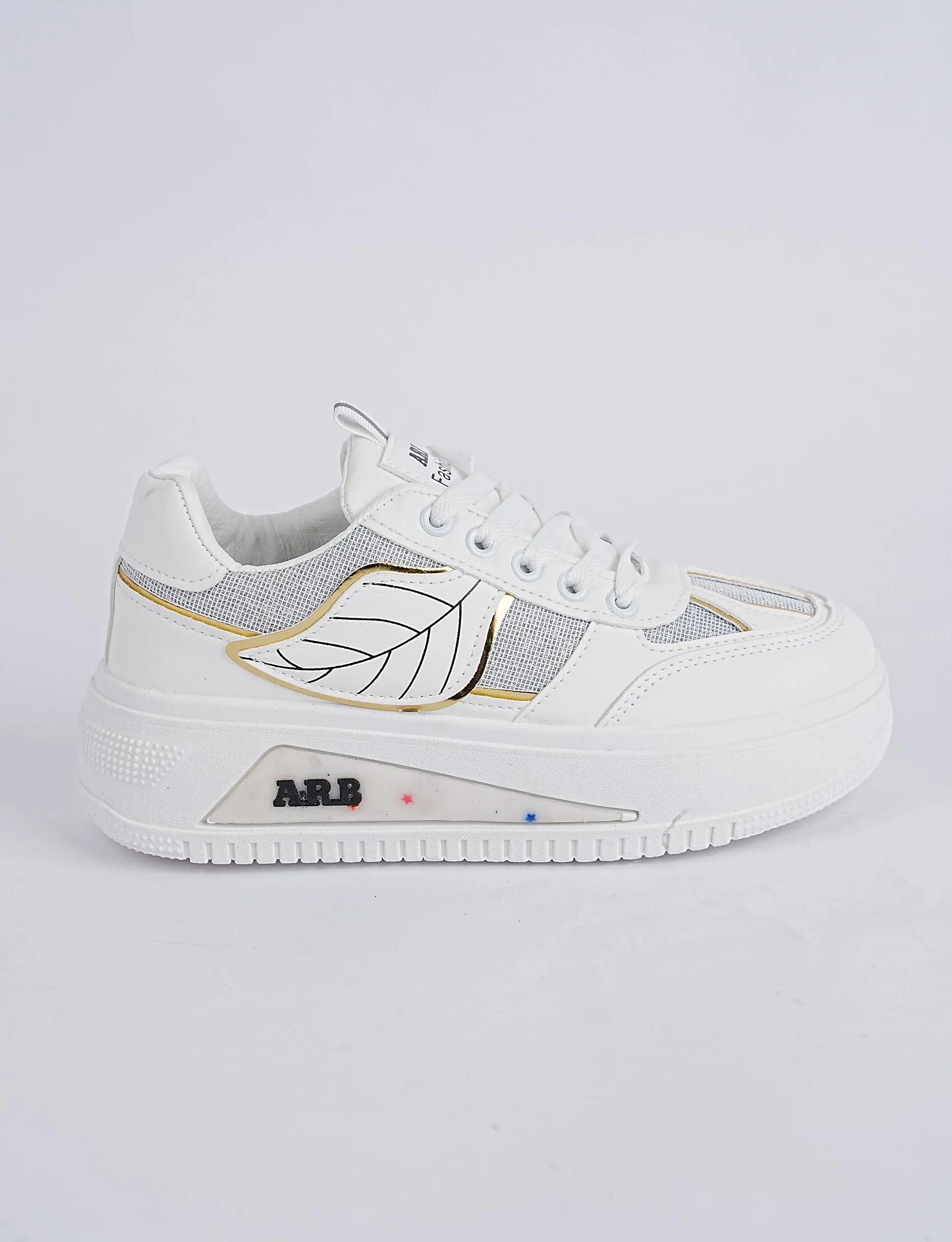 Golden Edge Walkers White – Where Luxury Meets Everyday Wear