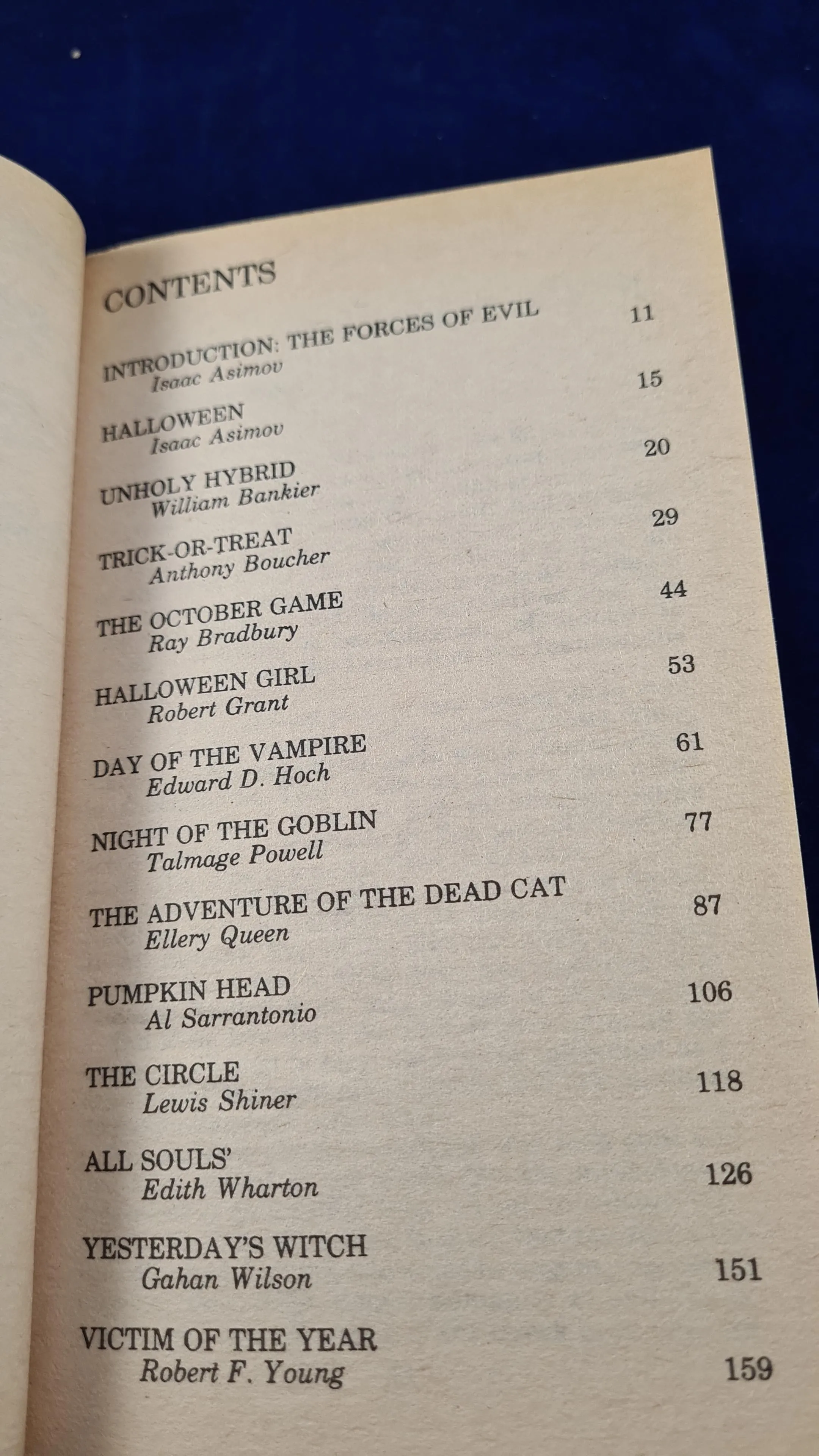 Isaac Asimov - 13 Horrors of Halloween, First Avon Books, 1983, Paperbacks