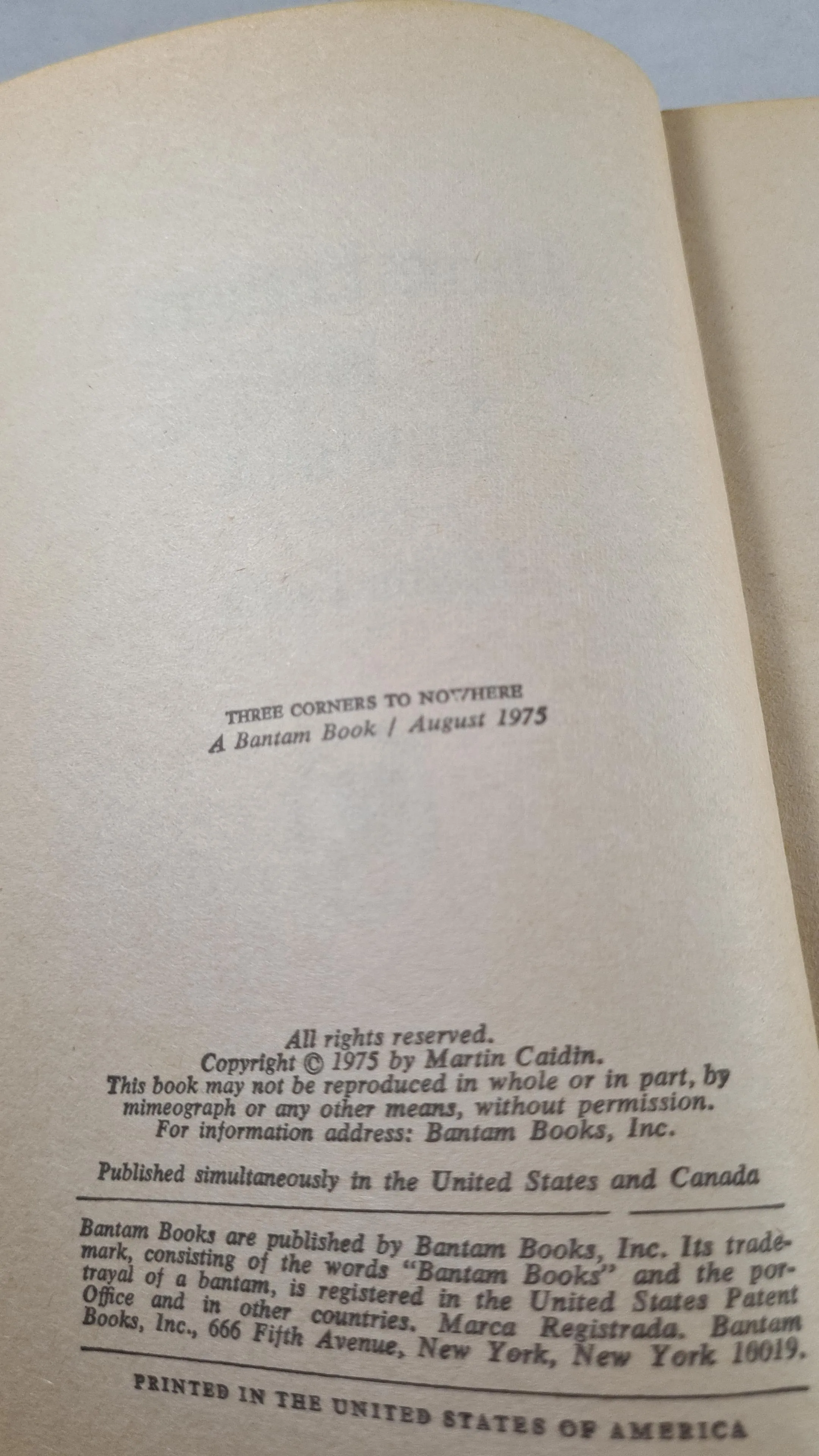 Martin Caidin - Three Corners To Nowhere, Bantam Book, 1975, Paperbacks