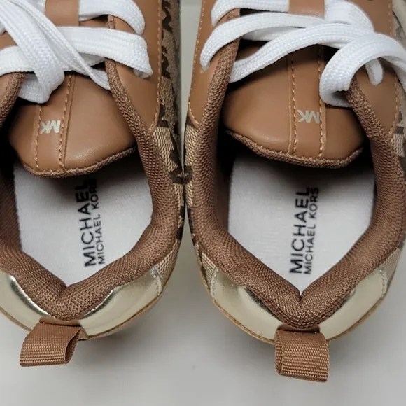 MICHAEL KORS Beige Cream White Gold Kerrie 2.0 Girls Size 3 Tan Sneakers New