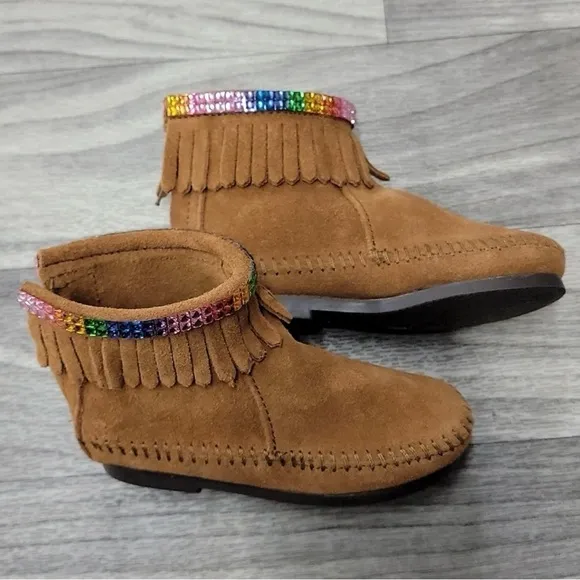Minnetonka Back Zip Hardsole Boot Rhinestones Toddler Size 8 Booties
