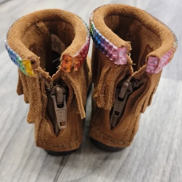 Minnetonka Back Zip Hardsole Boot Rhinestones Toddler Size 8 Booties