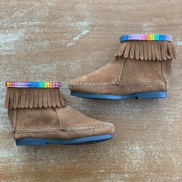 Minnetonka Back Zip Hardsole Boot Rhinestones Toddler Size 8 Booties