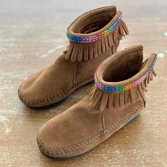 Minnetonka Back Zip Hardsole Boot Rhinestones Toddler Size 8 Booties