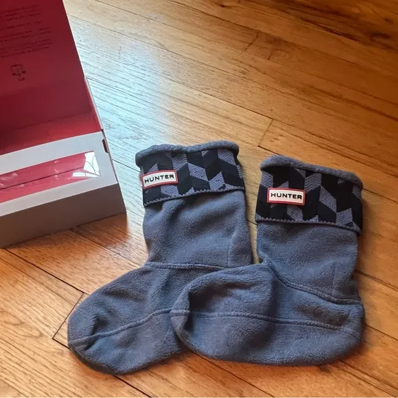 Navy Blue Hunter Boots — kid size 1B/2G w/ boot liner