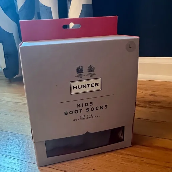 Navy Blue Hunter Boots — kid size 1B/2G w/ boot liner