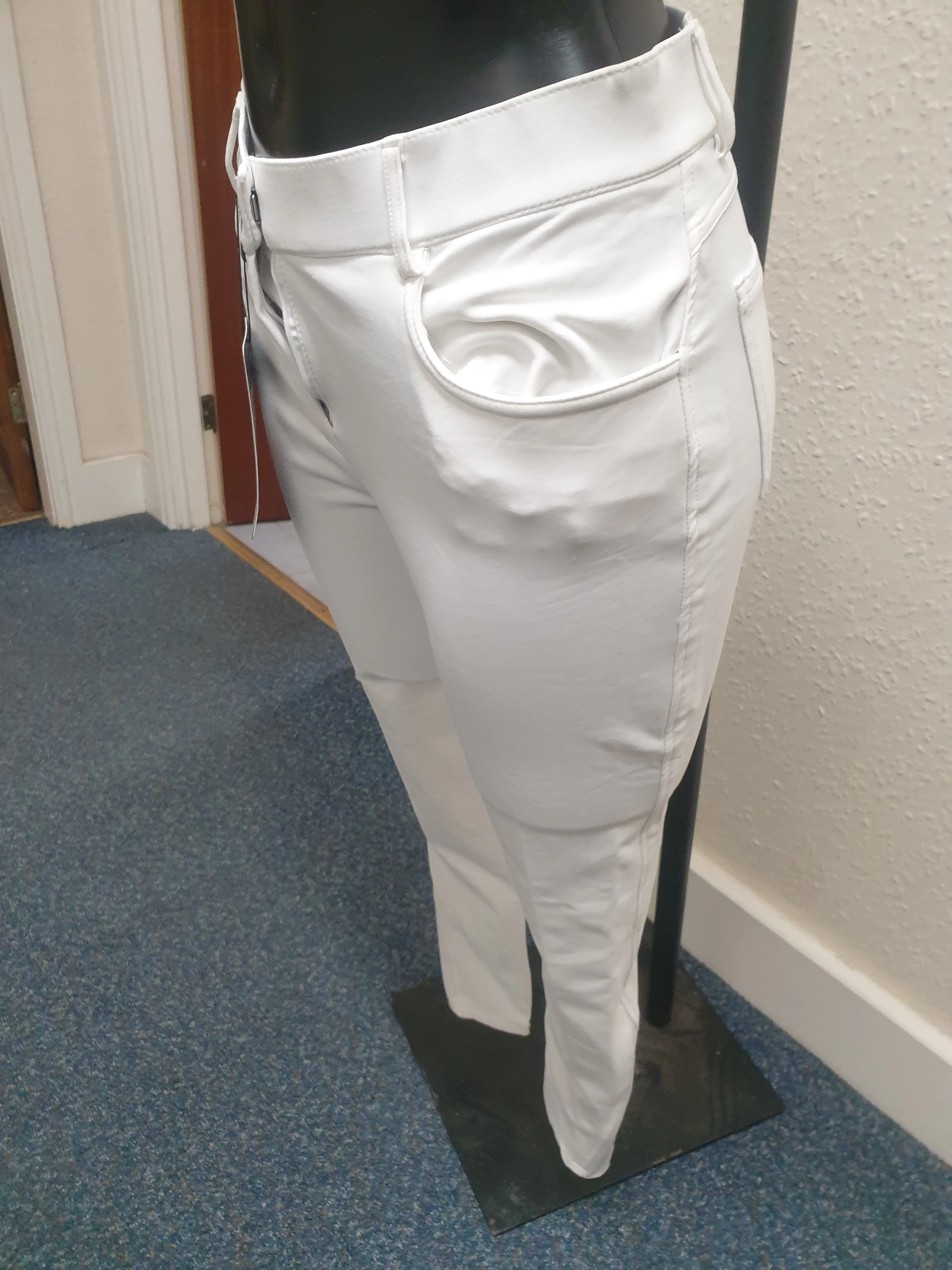 💥NEW💥  HKM size 8 white Breeches FREE POSTAGE  🟢