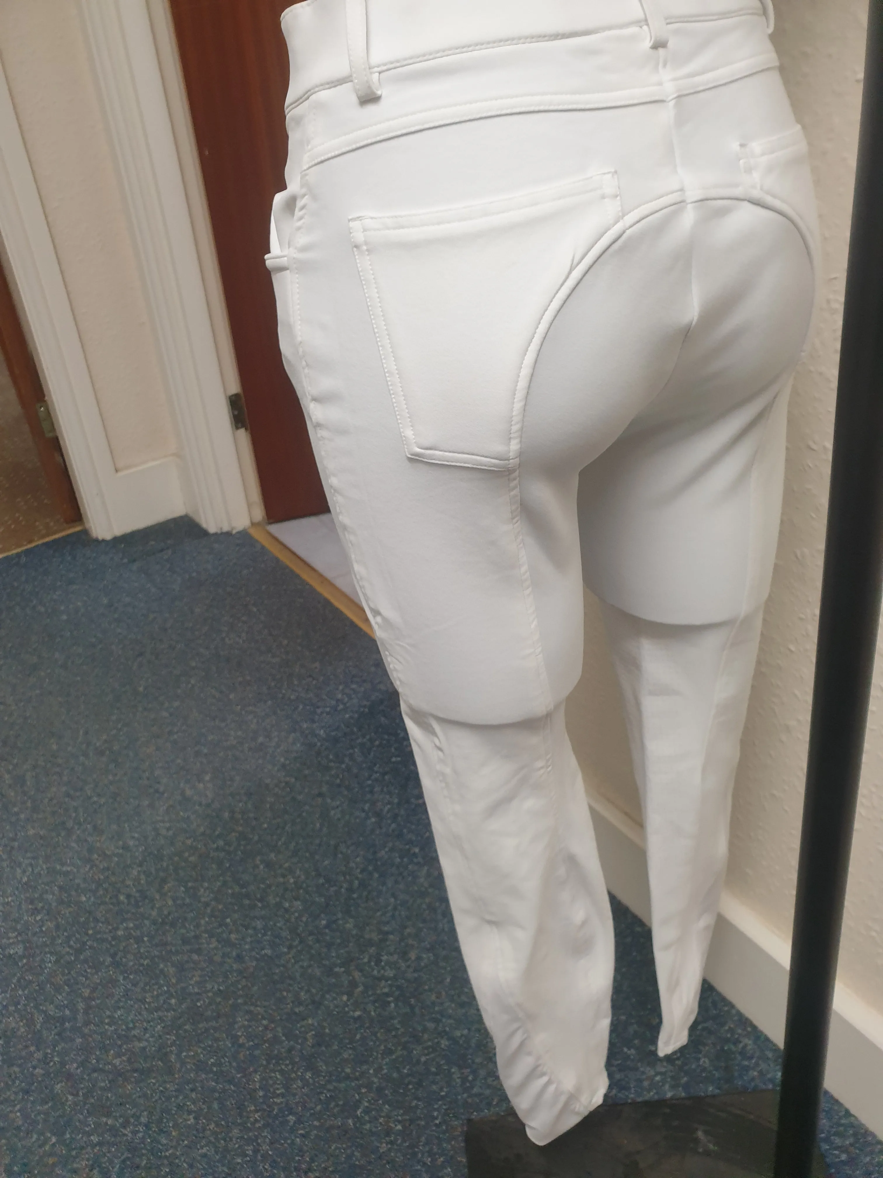 💥NEW💥  HKM size 8 white Breeches FREE POSTAGE  🟢