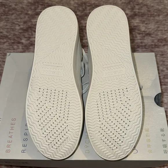 NIB New Girl’s GEOX Nappa White &amp; Navy Size 4 US 36 EU