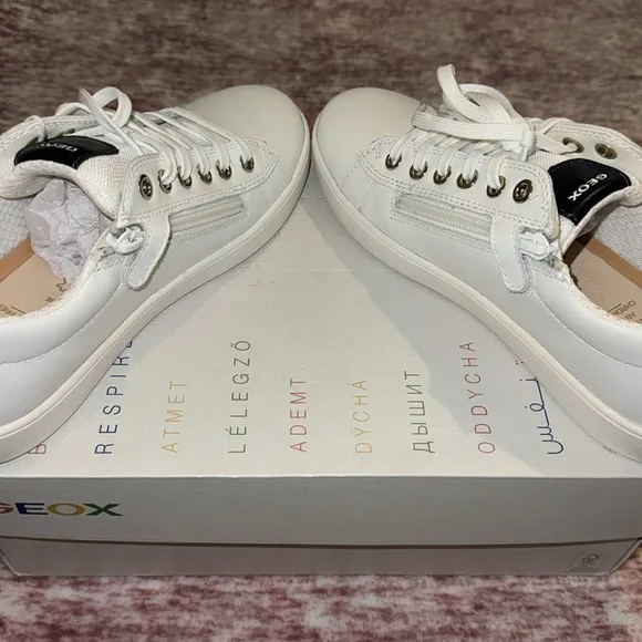 NIB New Girl’s GEOX Nappa White &amp; Navy Size 4 US 36 EU