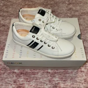 NIB New Girl’s GEOX Nappa White &amp; Navy Size 4 US 36 EU