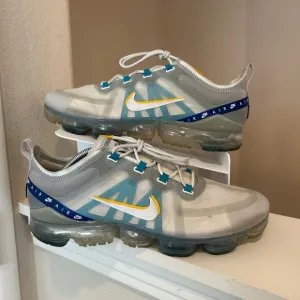Nike Air VaporMax 2019 SE White Wolf Grey Blue Men's Size 12 CI1240-102 Sneakers