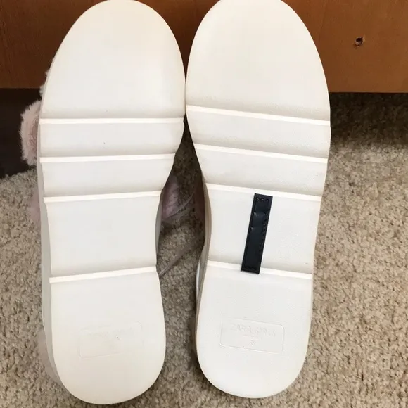 NWOT! Zara girls SZ 35 white faux fur sneakers
