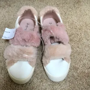 NWOT! Zara girls SZ 35 white faux fur sneakers