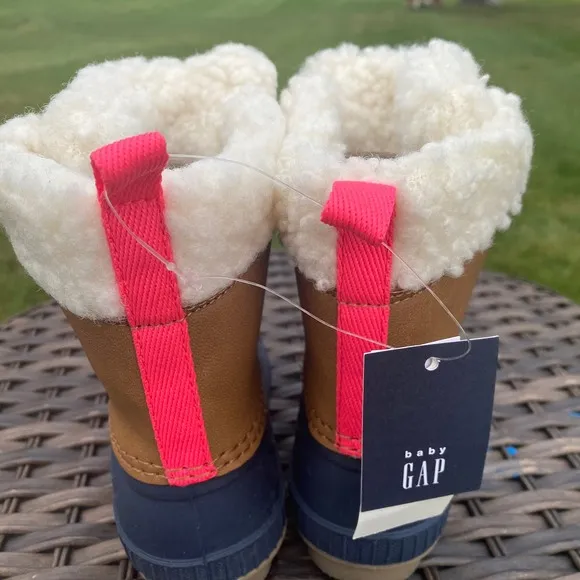 NWT Gap BabyGap Toddler Sherpa Lined Thinsulate Boots (Size 9-10)