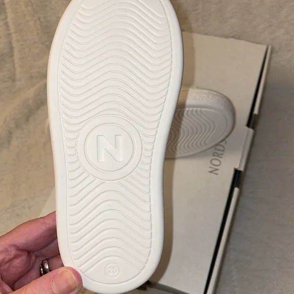 NWT NATURINO PINN VL. Leather and metallic leather sneakers in White-Pink
