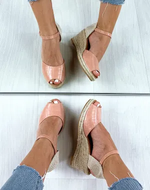 Sandales espadrilles compensées roses effet croco et corde