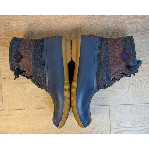 Sperry Topsider Saltwater Varsity Navy Wine Stripe Wool Rubber Duck Boot 8.5