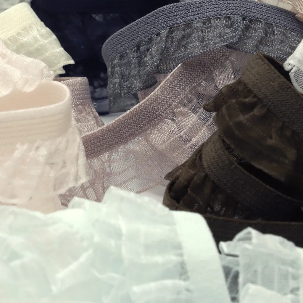 Stream Frill Stretch #100 Pale Silver