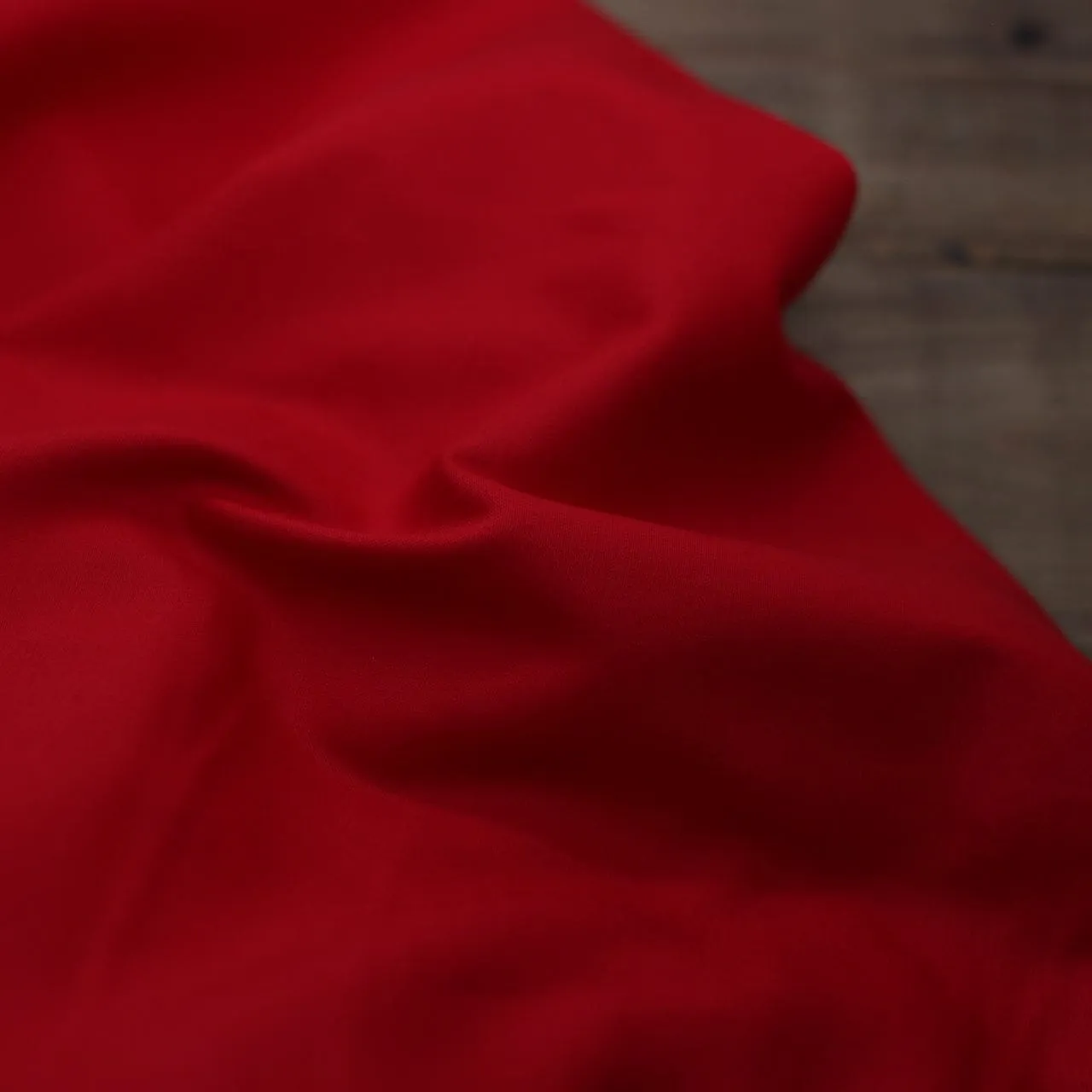Tissu Fine Gabardine de coton unie Stretch - Rouge (Vendu par 10cm)