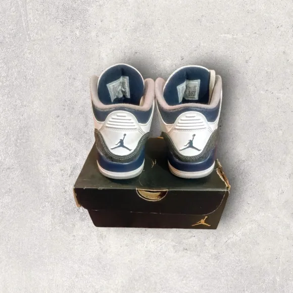 Youth Boys Air Jordan 3 Retro'Midnight Navy' (PS) Sneakers, Size 1Y